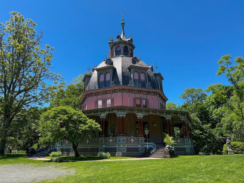 The Armour-Stiner Octagon House — Irvington