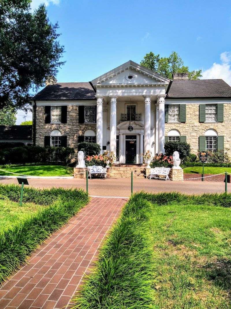 Visit Graceland, Memphis
