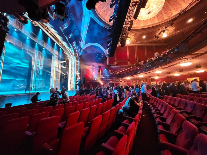 Watch A Broadway Show In Times Square And Feel The Energy Of Live Theater