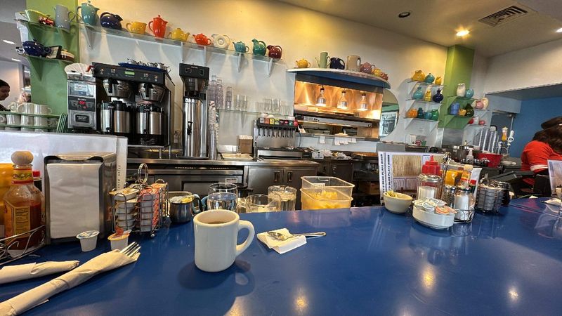 Cozy Dining Room With Classic Counter Seating