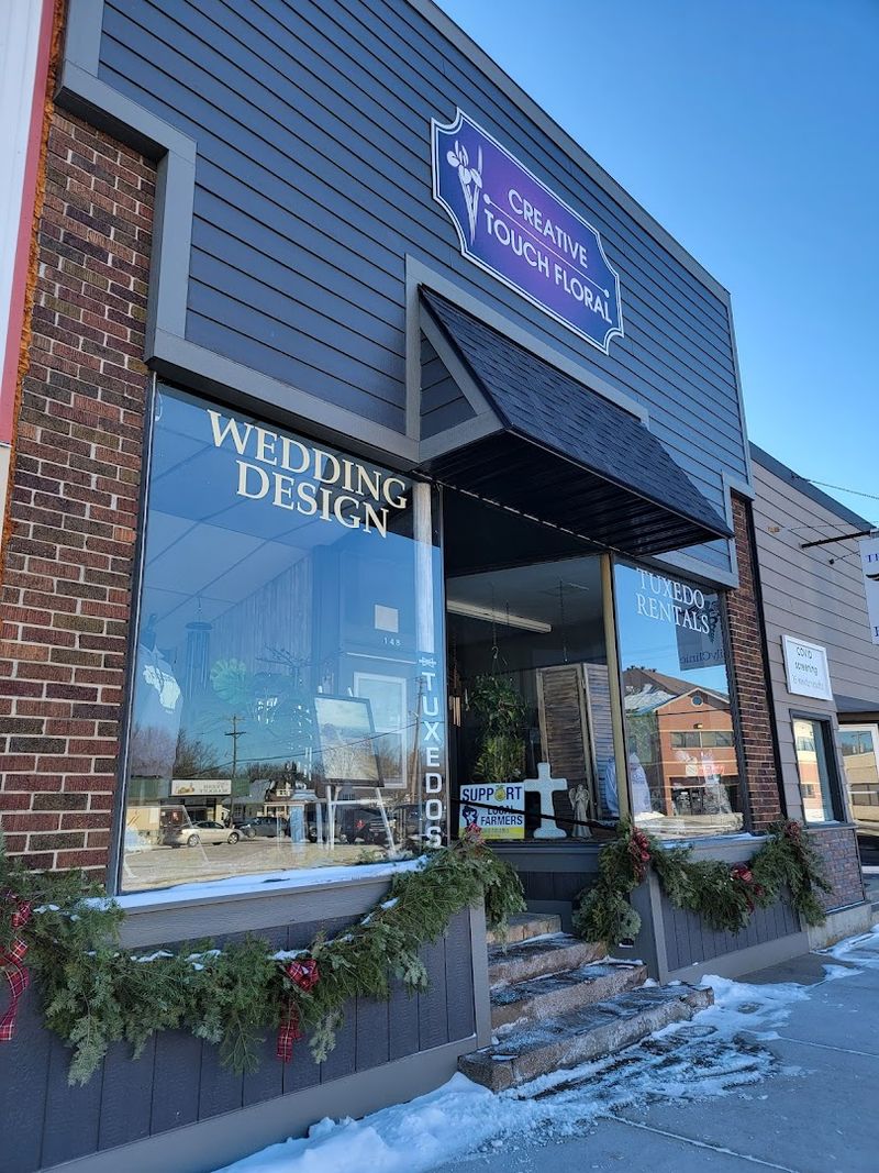 Amish Shops Selling Handmade Furniture And Quilts