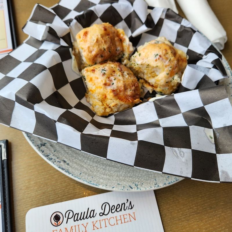 The Cheddar Biscuits Everyone Keeps Mentioning