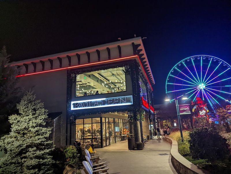 Paula Deen's Family Kitchen