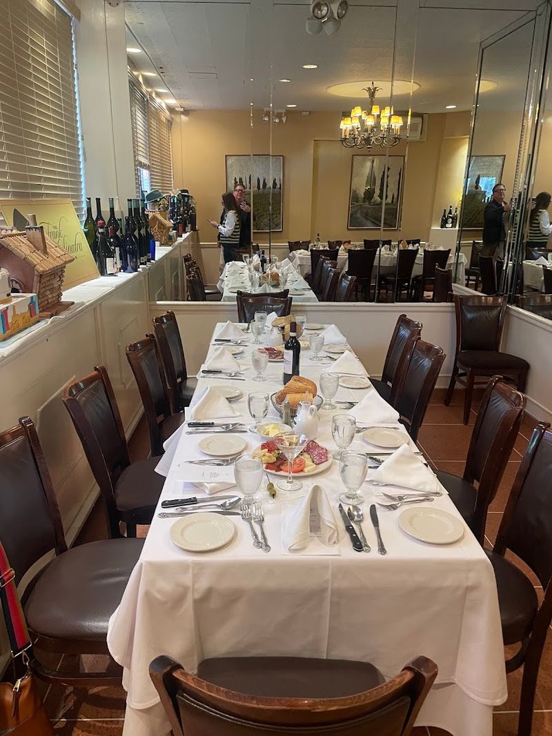 Neapolitan Cooking Done With Absolute Conviction