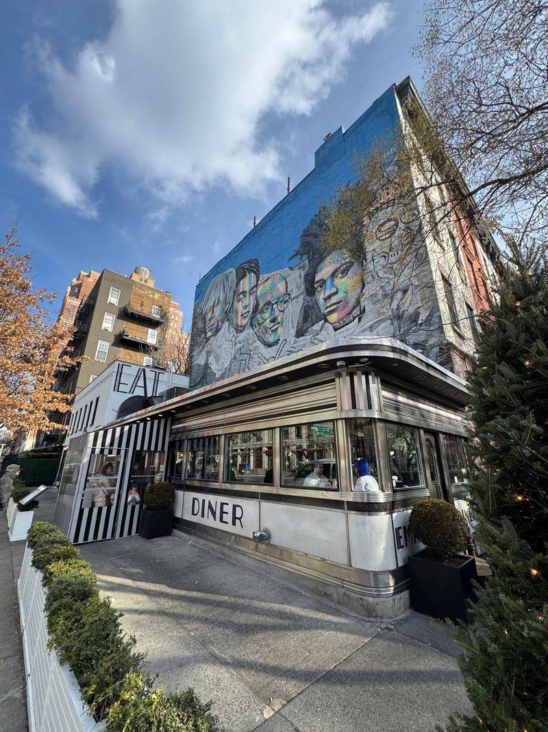 This Diner Is Chelsea’s Polished Classic