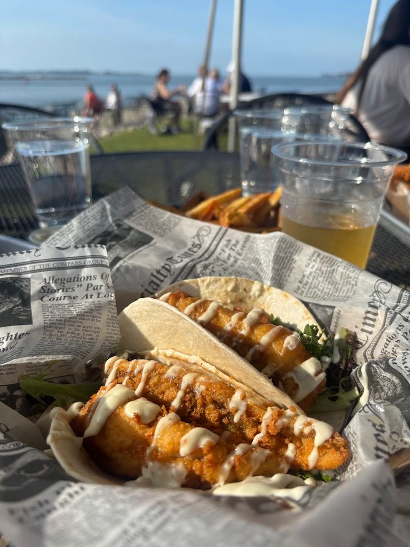 Dockside Café (Sandusky)