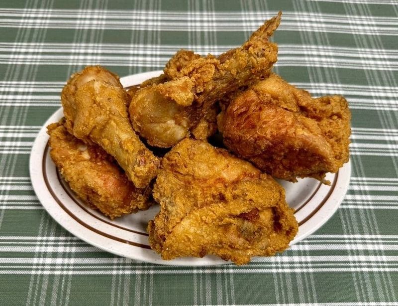Known For Fried Chicken That Keeps People Coming Back