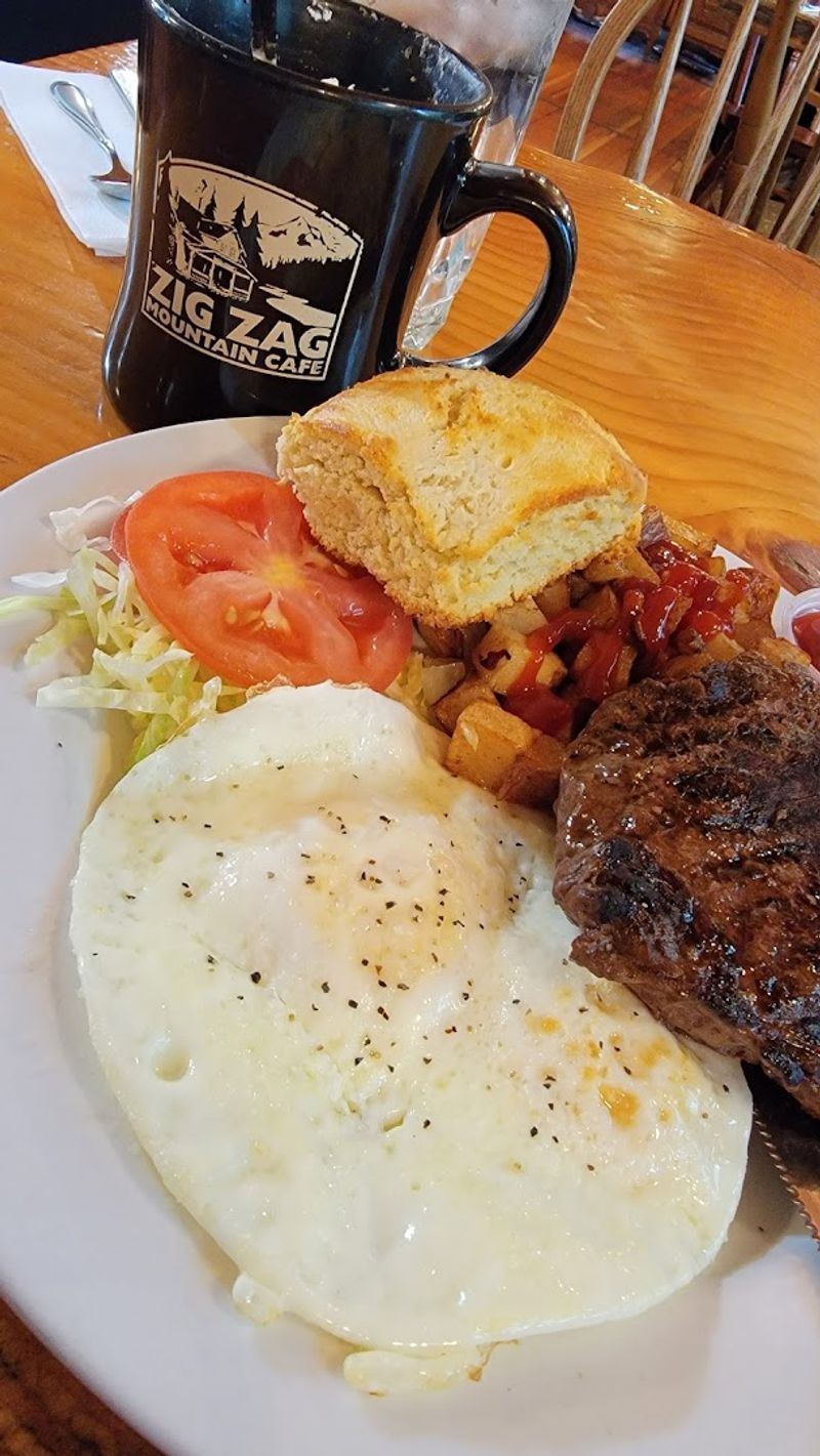 A Freshly Made Hollandaise Sauce That Stands Out