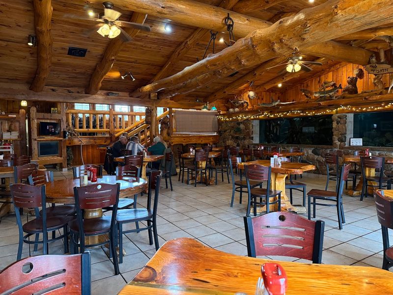 A Cozy Pub Atmosphere That Feels Instantly Welcoming