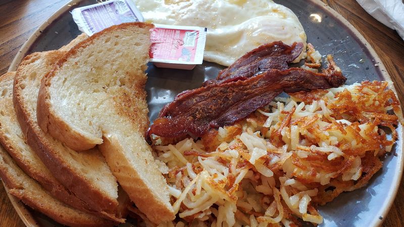 Light Morning Plates That Keep Things Simple