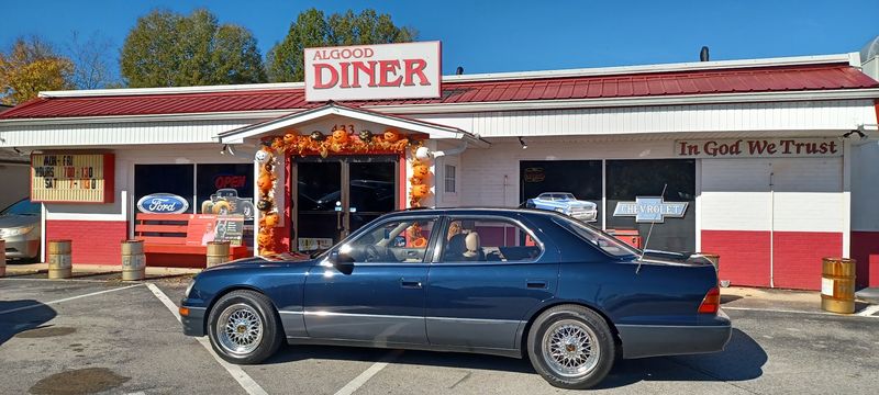 Why Road-Trippers Keep Adding This Diner To Their Routes