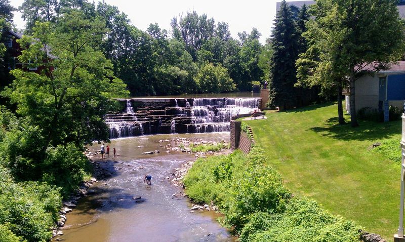 Parks And Green Spaces That Frame The Falls Perfectly
