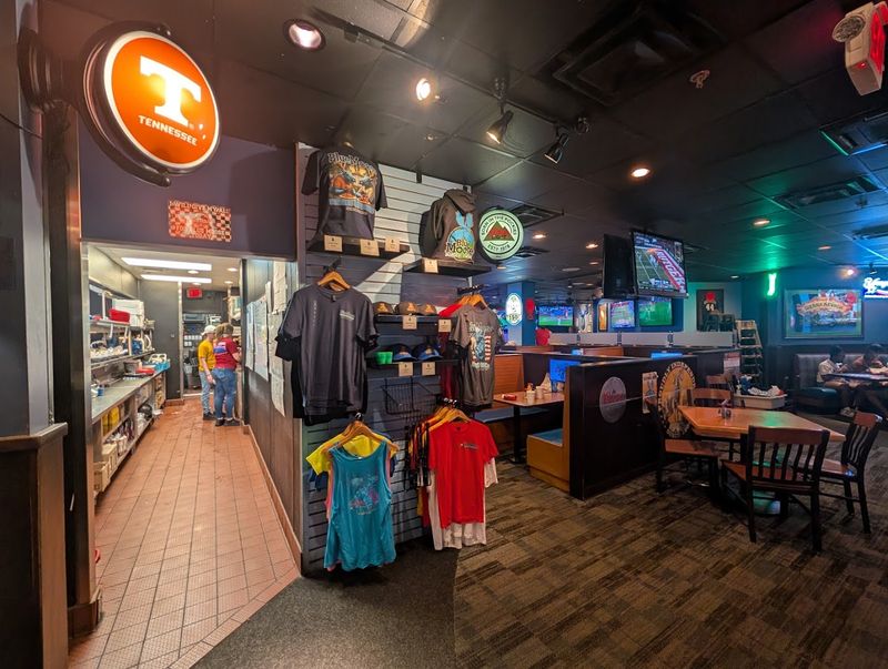 A Sports Bar Atmosphere That Somehow Still Feels Family-Friendly