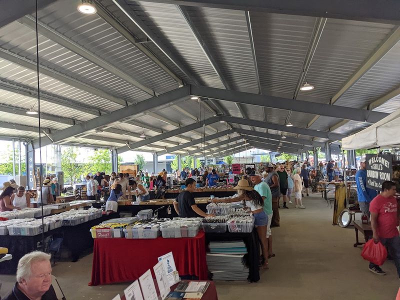 Outdoor Pavilions And Open-Air Browsing