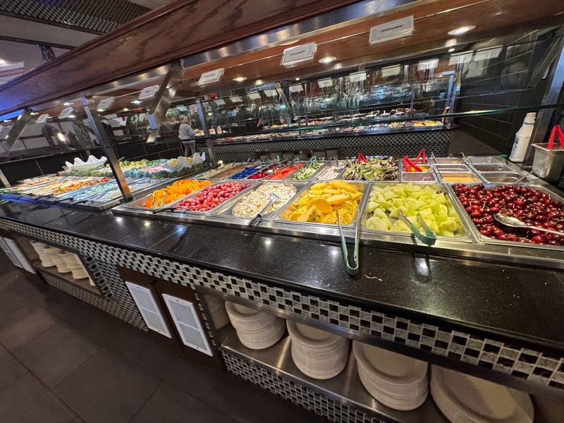 Why Locals Love Jumbo Seafood Buffet