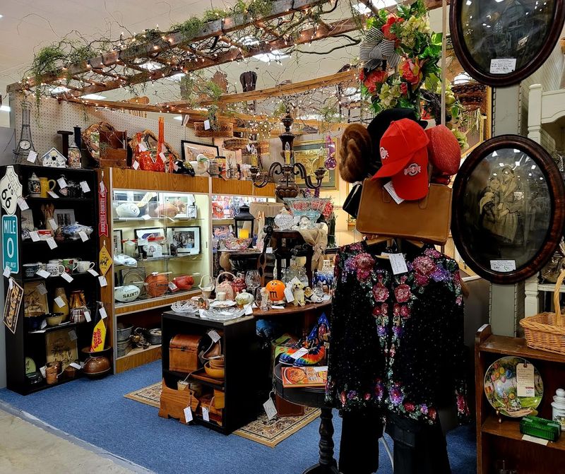 Springfield Antique Center (Springfield)