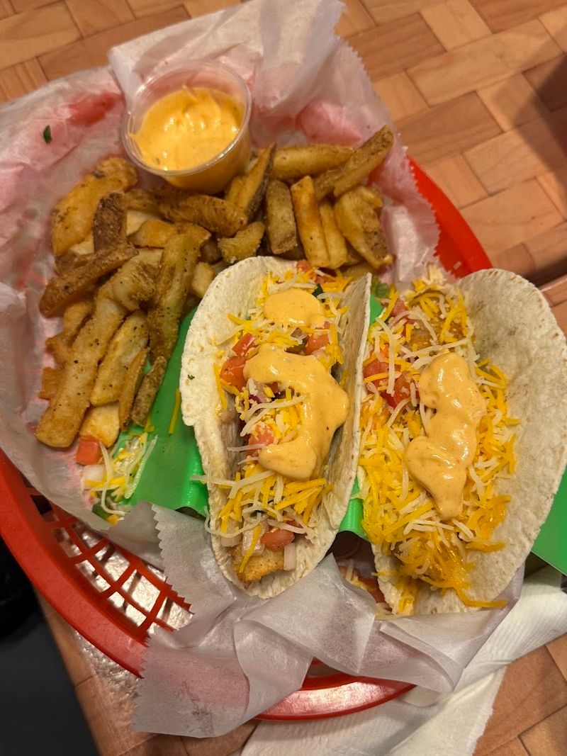 Dock's Beach House Restaurant (Port Clinton)