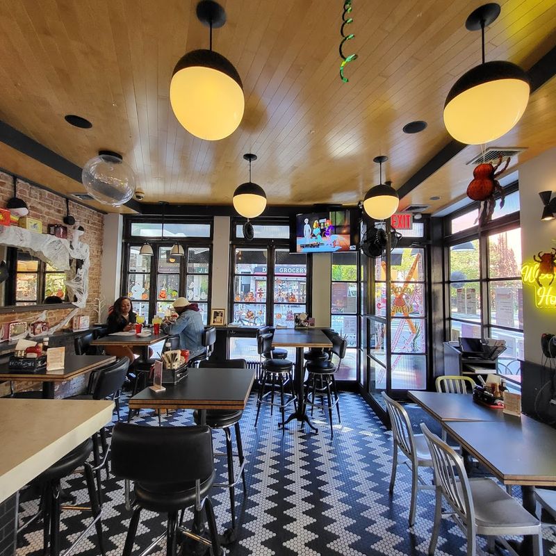 A Neighborhood Spot That Feels Like Home Before You Even Sit Down