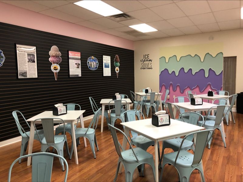 The Scoop Ice Cream Parlor, Johnson City