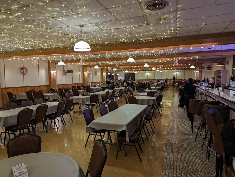 Perfect For Group Dinners And Relaxed Weekend Outings