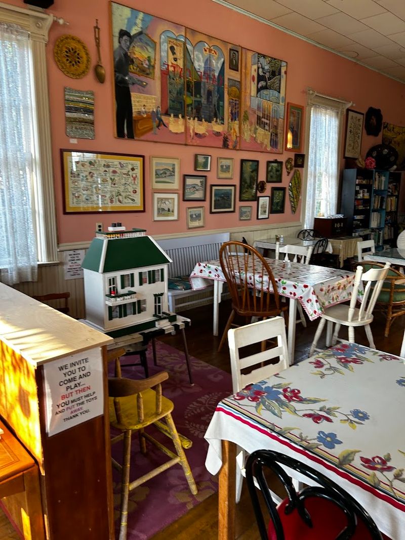 A Morning Stop Many Door County Locals Rely On