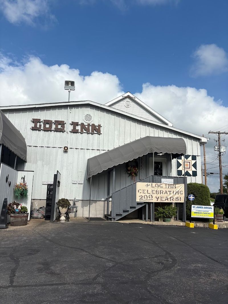 The Log Inn (Haubstadt)