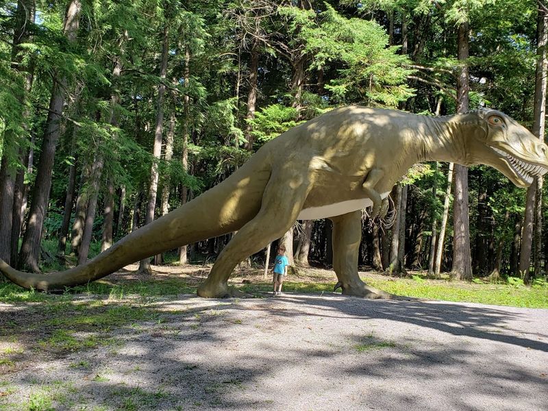 Dinosaur Gardens, Ossineke