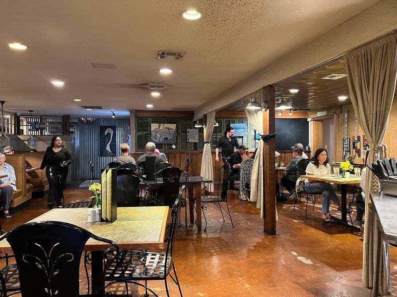 A Garden-Filled Setting That Feels Peaceful And Relaxed