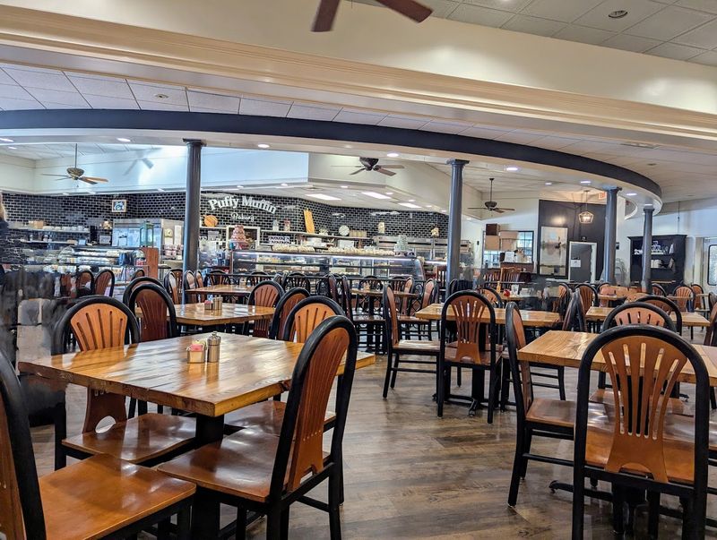 Puffy Muffin Restaurant And Bakery, Brentwood