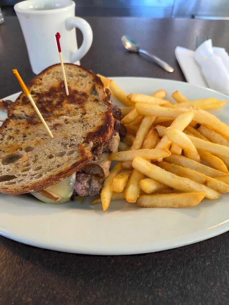 The Patty Melt That Earns Its Reputation Every Single Time