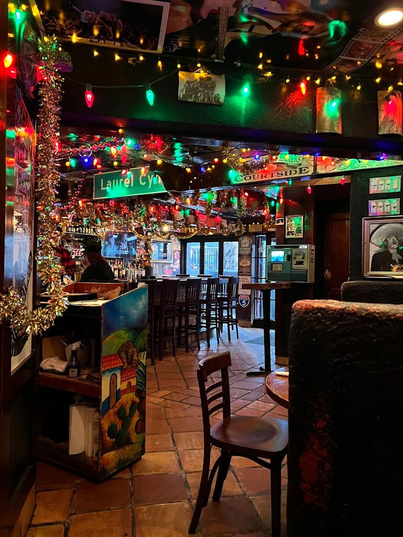 Tacos So Good They Sparked A Friendly Rivalry With Los Tacos