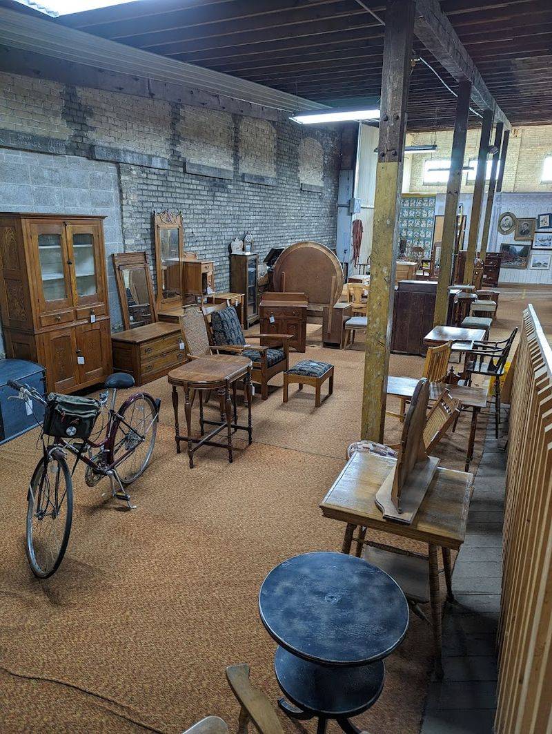 Draws Antique Lovers From Across The Midwest