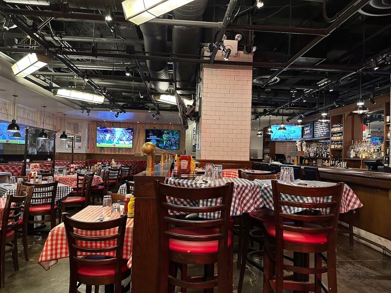 A Burger Experience That Feels Comfortingly Timeless