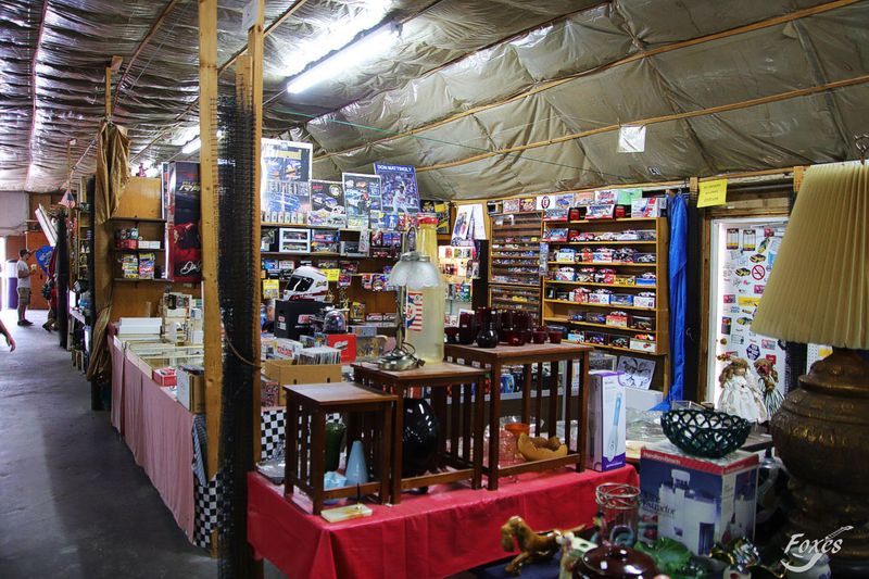 The Sheer Scale Of This Flea Market Will Catch You Off Guard