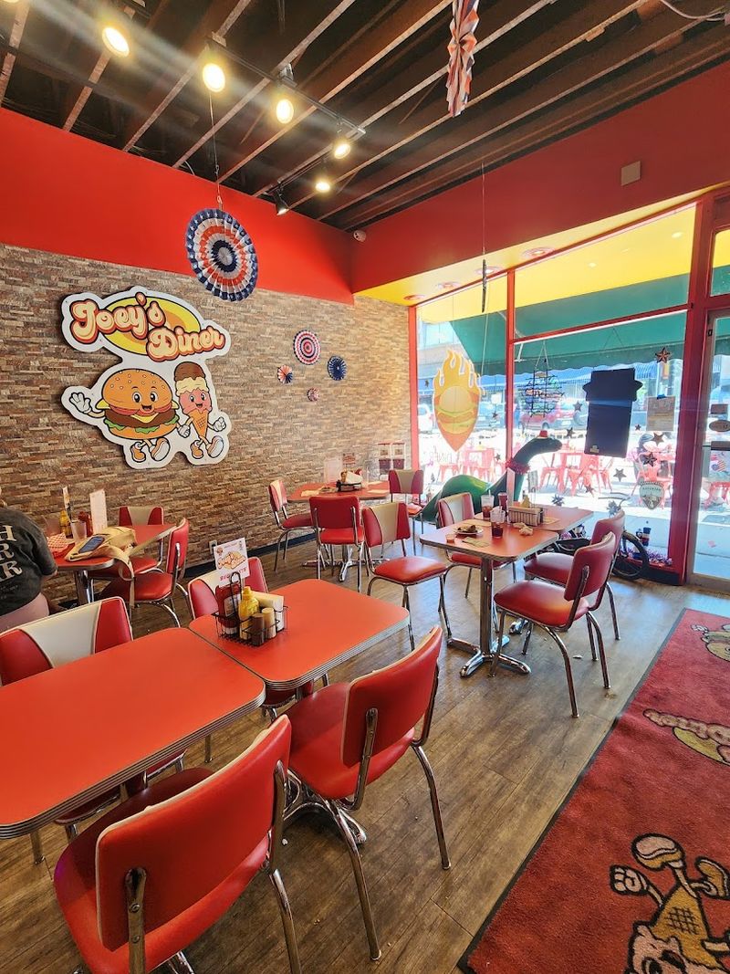 A Retro 1950s Diner Right In Downtown Waukesha