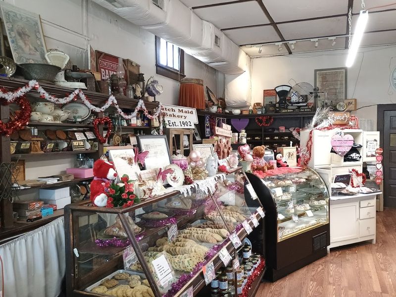 Dutch Maid Bakery And Cafe, Tracy City