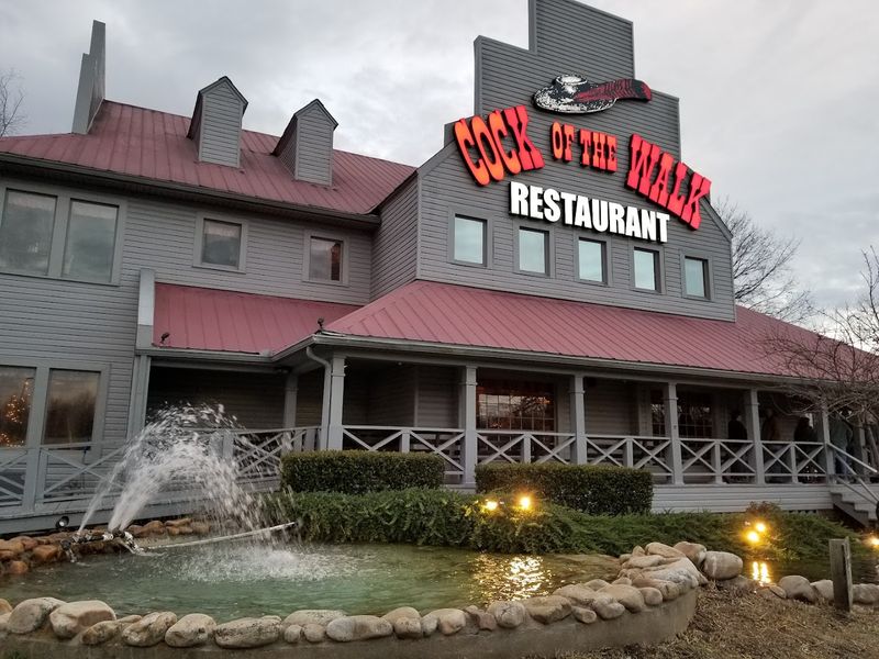 Fried Chicken And Shrimp Options On The Menu