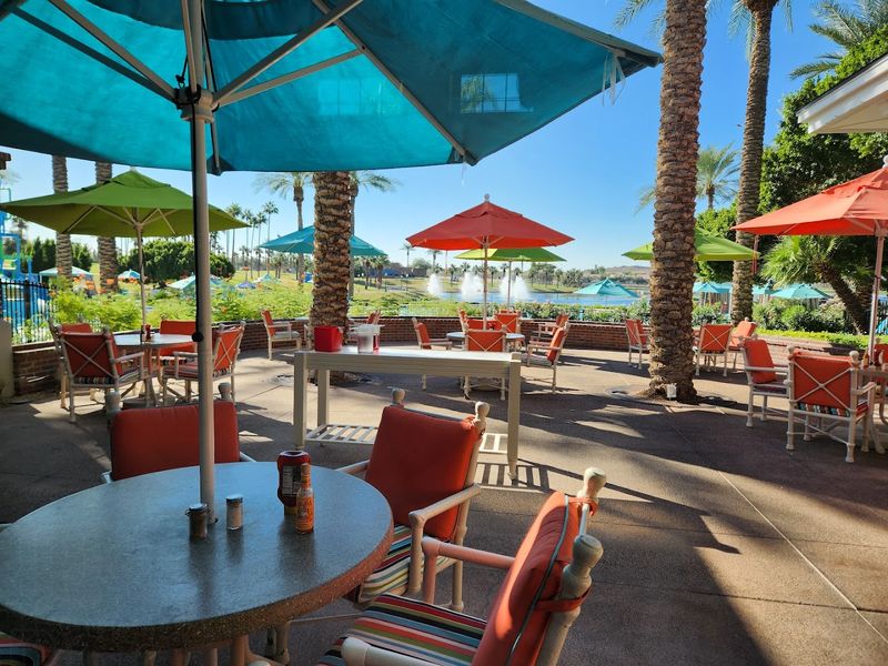 Lakeside Grill Estrella