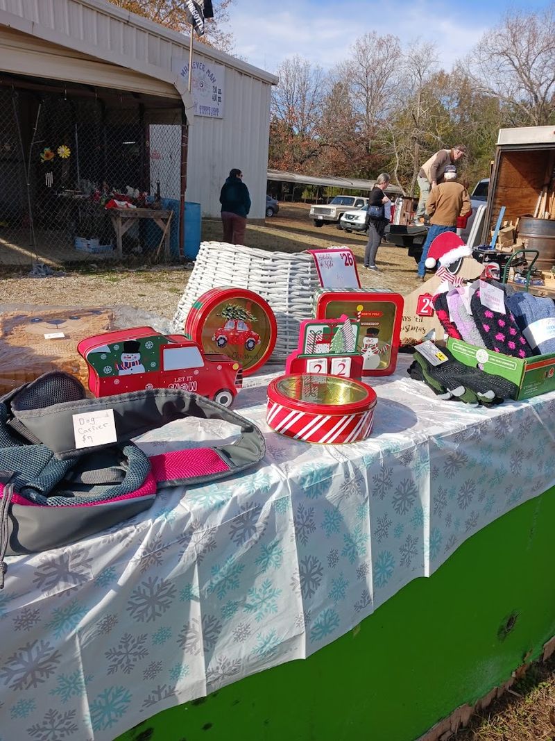 Outdoor Vendors That Expand The Shopping Experience