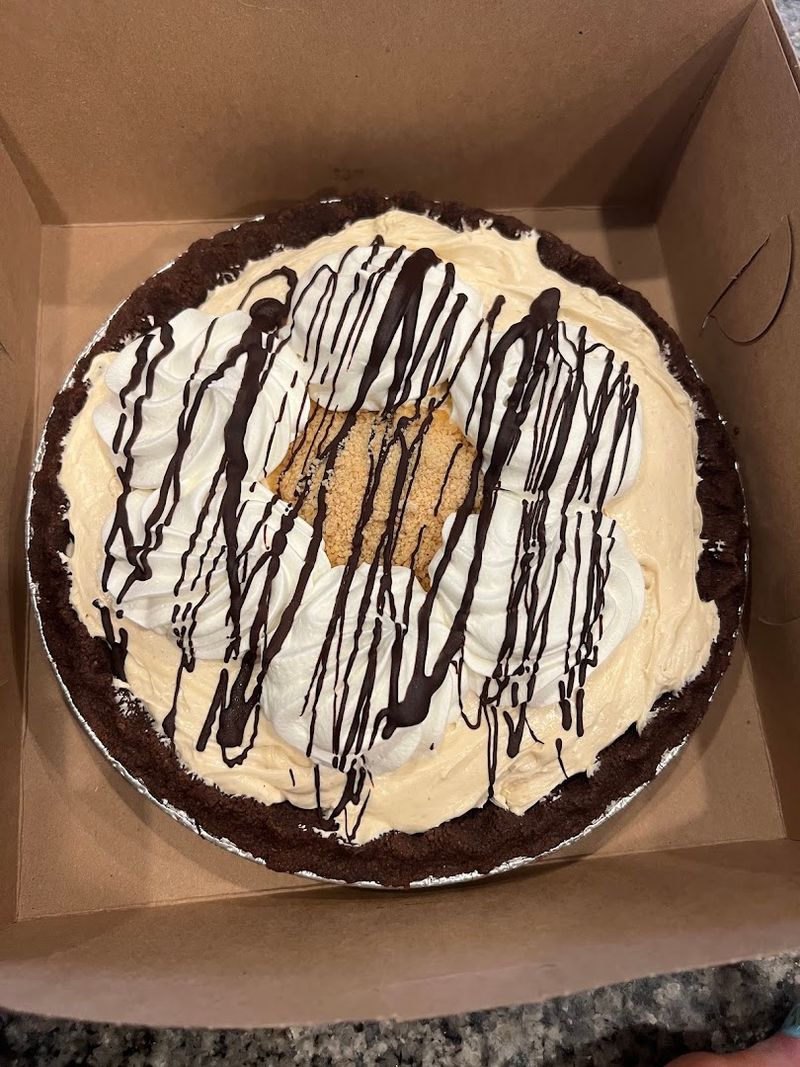 Old-Fashioned Fudge Pie With A Luxurious Texture