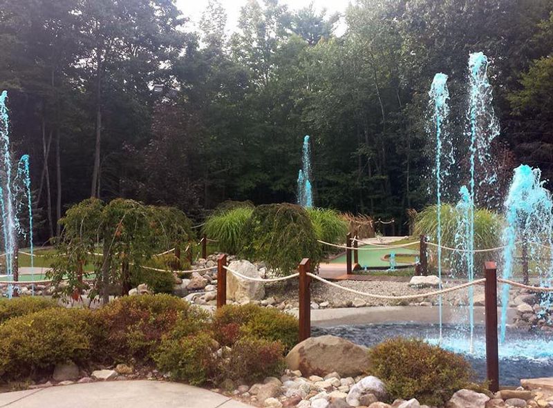 Saratoga Escape Lodges And RV Resort