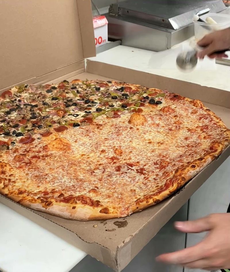 Giant Pizza (Hollywood)