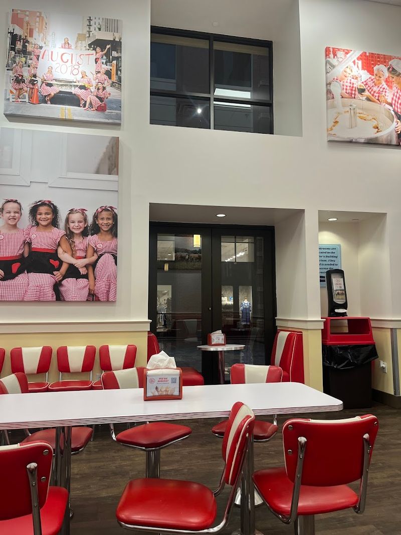 The Nostalgic Atmosphere That Sets The Mood