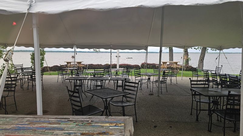 Locals And Travellers Make The Drive For Dinner