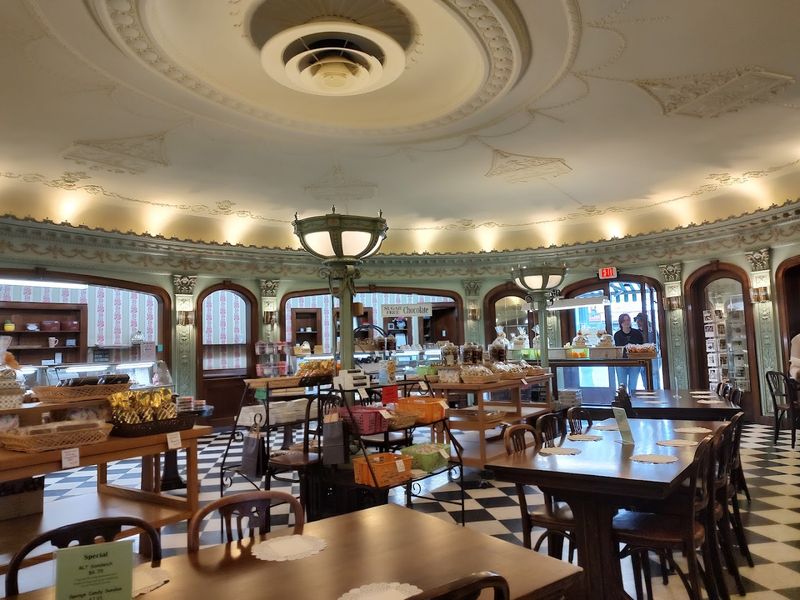 Lunches That Surprise First-Time Visitors