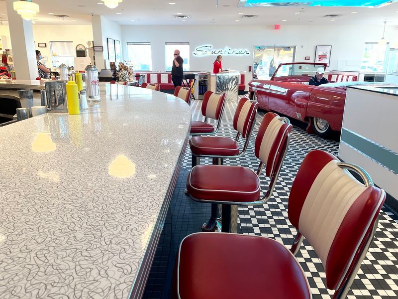 The Iconic 50s Atmosphere That Sets The Tone