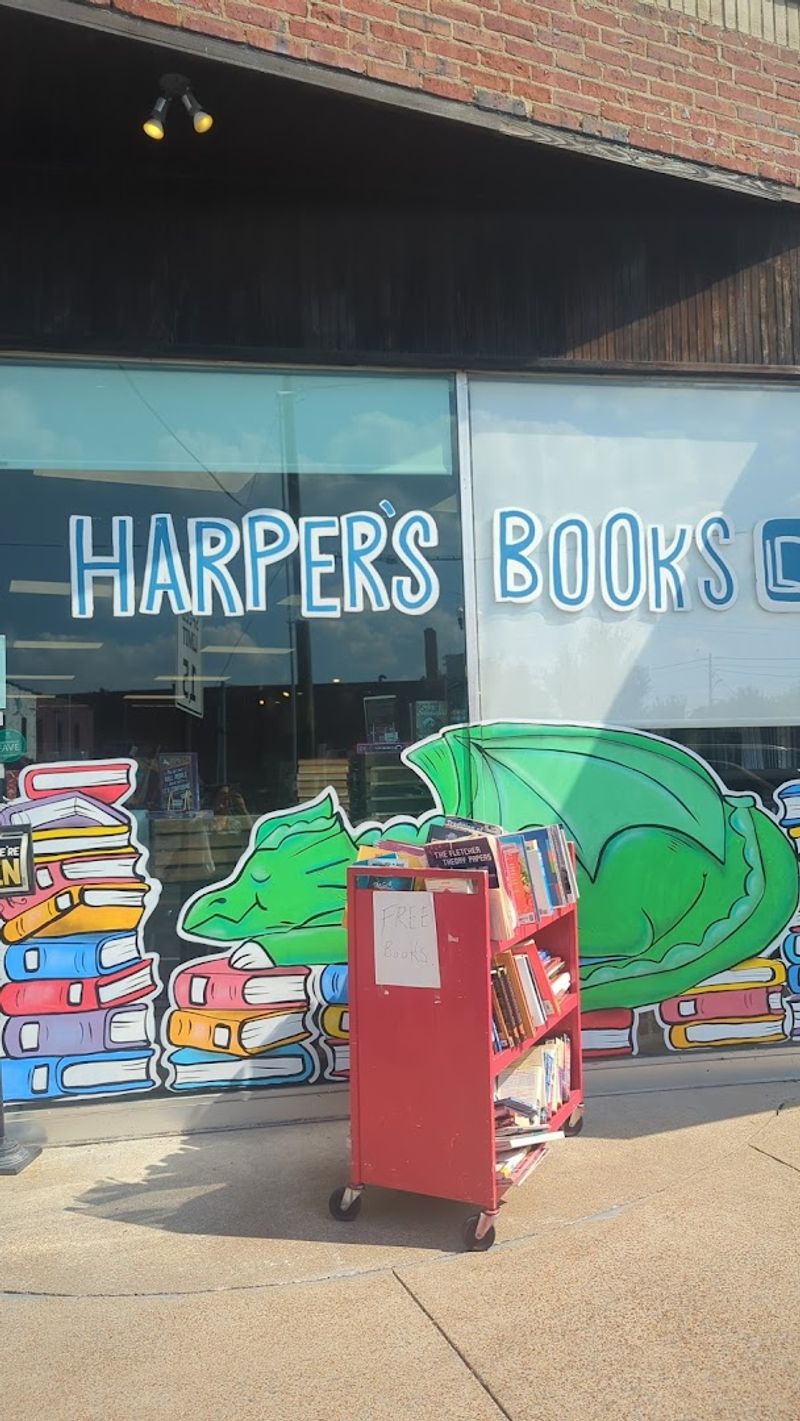 Harper's Books, Lebanon
