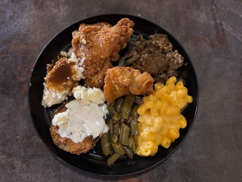 Fried Chicken And Catfish That Keep People Coming Back