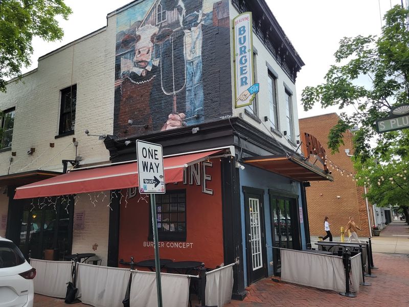 A Burger Joint Tucked Into Richmond's Historic Fan District