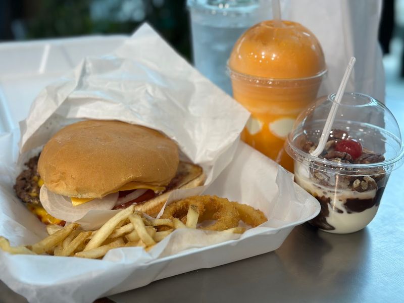 Why Burger Lovers Travel Across The State For A Meal Here